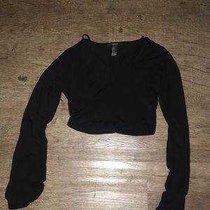 black belle sleeve crop top
